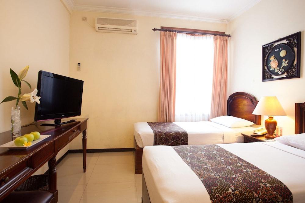 Hotel Montana Malang Extérieur photo