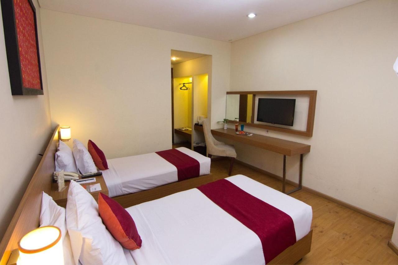 Hotel Montana Malang Extérieur photo