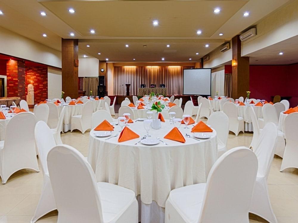 Hotel Montana Malang Extérieur photo