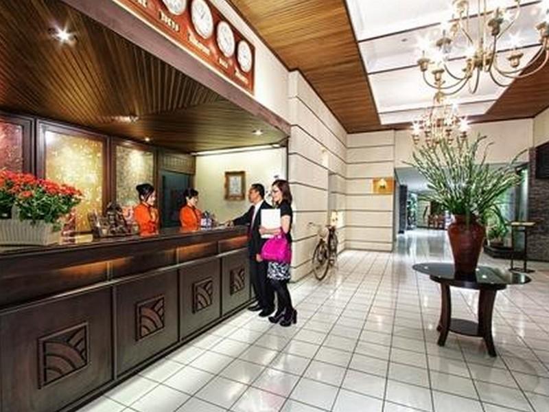 Hotel Montana Malang Extérieur photo