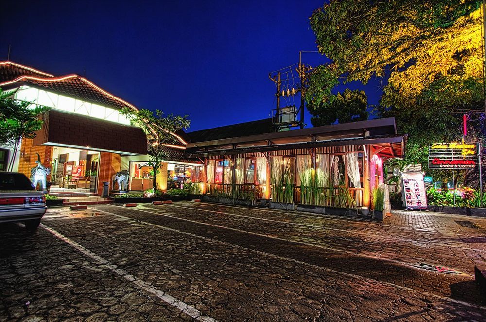 Hotel Montana Malang Extérieur photo