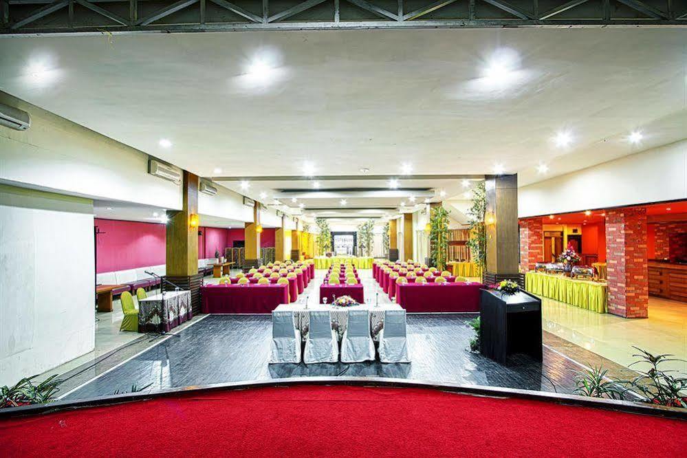 Hotel Montana Malang Extérieur photo